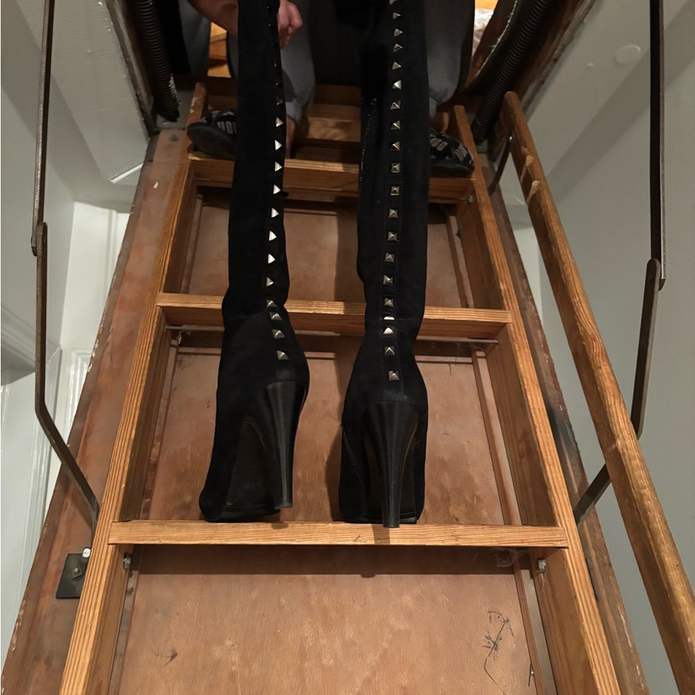 Beverly Johnson Knee Hi Suede Black Women's Boots - image 5